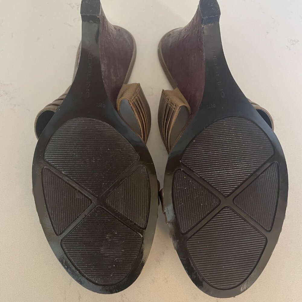Bandolino Criss-Cross, Open Toe Wedge‎ Sandal, in Brown Leather, No Back, 6.5 - Picture 5 of 9
